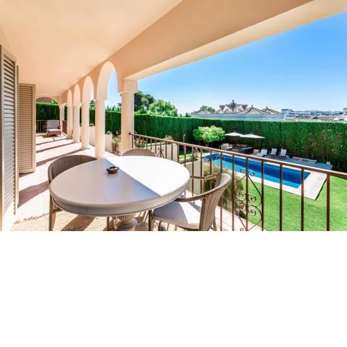 Kennedy Towers - Calle los Lirios Villa