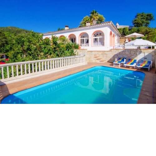 Kerstin Bruns - Villa Astoria with pool and views