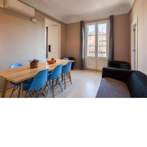 Key BCN Apartment 3o2a 8p 4h