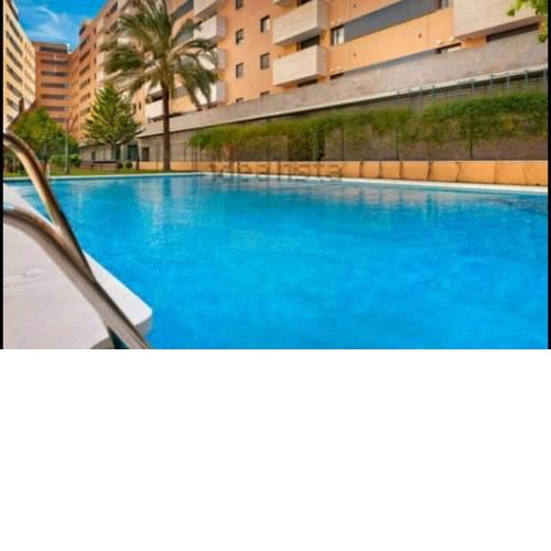 keyfamily Luxury Center station Free parking,pool and near the beach