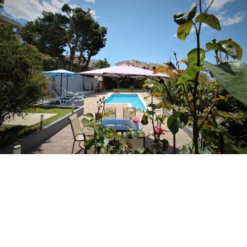King Size Apartment with Private Pool