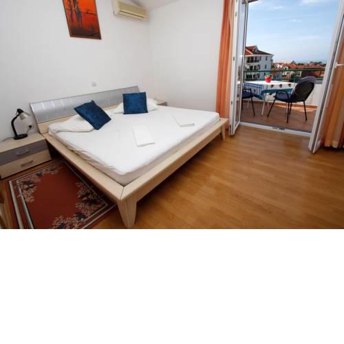 Kiwi Apartment
