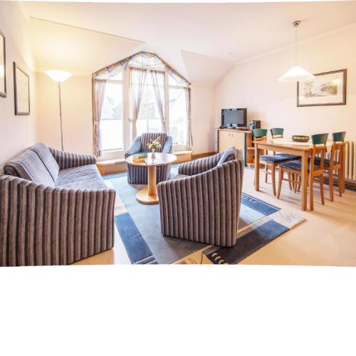 Klassik Appartement mit 1 Schlafzimmer und Balkon im Dachgeschoss 161