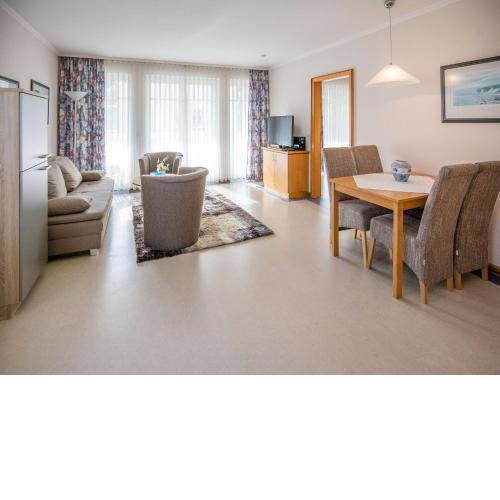 Klassik Appartement mit 1 Schlafzimmer und Balkon im Obergeschoss 146
