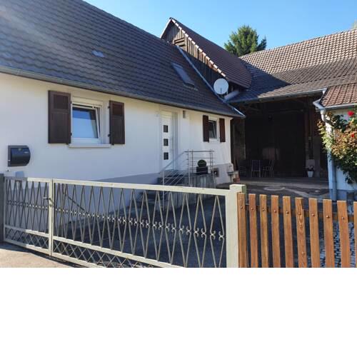 Kleines Bauernhaus mit nostalgischem Flair