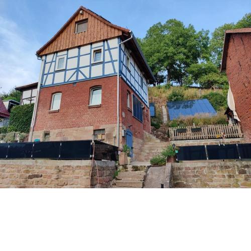 Kleines gemütliches Fachwerkhaus im Mittelgebirge