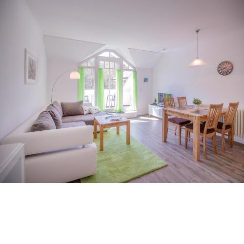 Komfort Appartement mit 1 Schlafzimmer und Balkon im Dachgeschoss 295