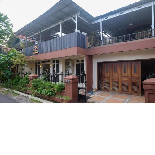 Koolkost near Stadion Maguwoharjo