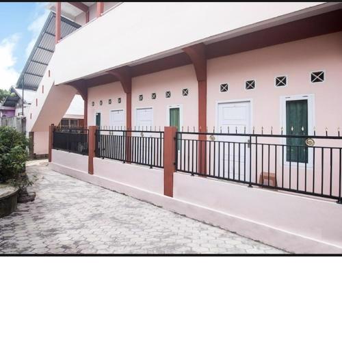 Kost Nayni