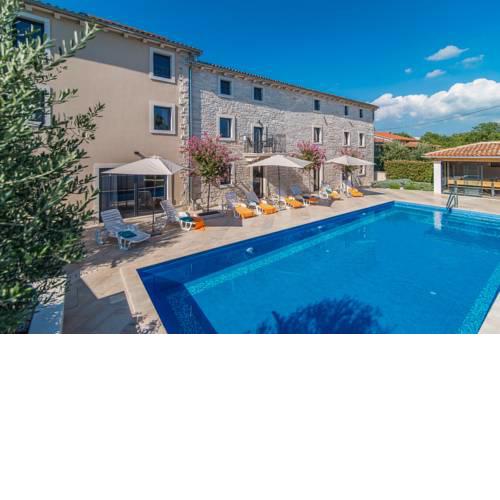 Kringa Villa Sleeps 20 with Pool Air Con and WiFi
