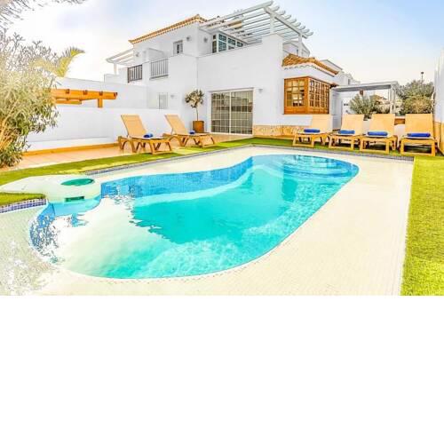 La Caleta Villa Sleeps 6 with Pool and WiFi