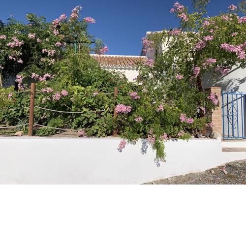 La Casita Blanca- La Almona Chica