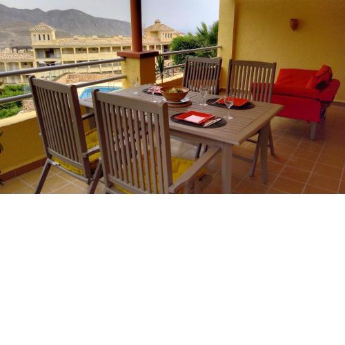 La Envia Apart 2 rooms with amazing terrace, outdoor swimming pool, Wifi, garage, Casas Nuestras Andalucia