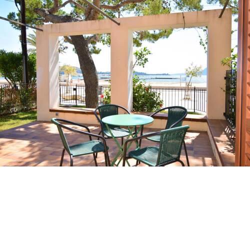 LA GOLA APARTMENT Newly refurbished First-line Beachfront