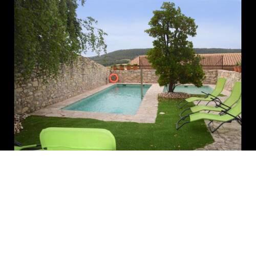 La Llacuna Villa Sleeps 4 with Pool