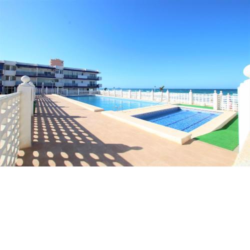 La Manga Beach & Pool Apartment by Rental Olé