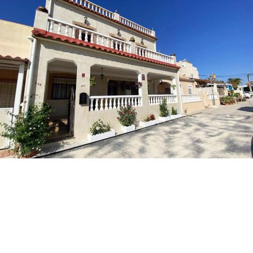 La Marina 4 BEDROOM House - REALLY GREAT LOCATION!