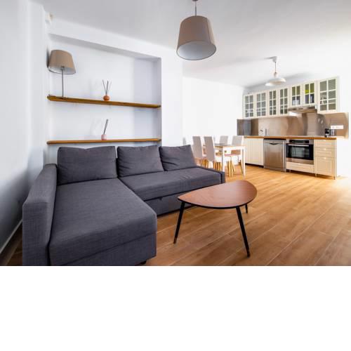 LA MERCED Apartment II (2BR 2BT)