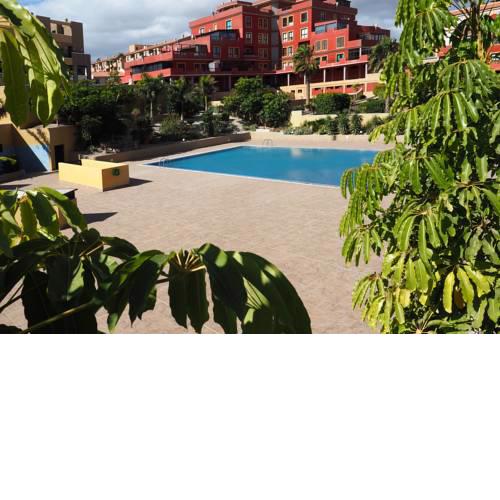 La Perla: Sea View and Pool (family apartment)