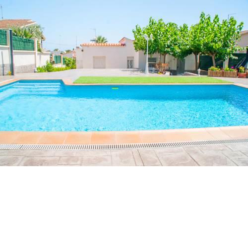 La Platja de Calafell Villa Sleeps 6 Pool WiFi