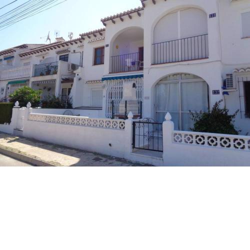 Lago Jardin : Bright spacious one bedroom flat