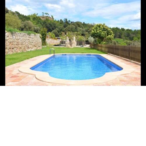 L'Ametlla del Valles Villa Sleeps 5 with Pool