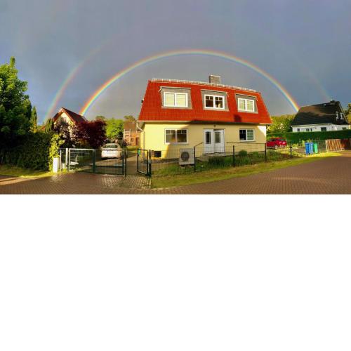 Landhaus zwischen See und Wald mit großem Garten