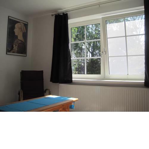 Ländliche 1-Raumwohnung im Park