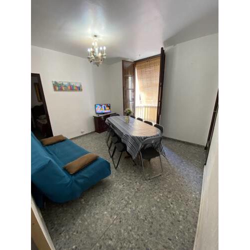 Large 6 Bedrooms City Beach Apartment
