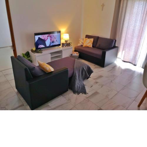 Large 95 m2 apt w the sea view balcony and gar