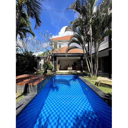Large and Cosy 3-BR Villa in the Heart of Canggu