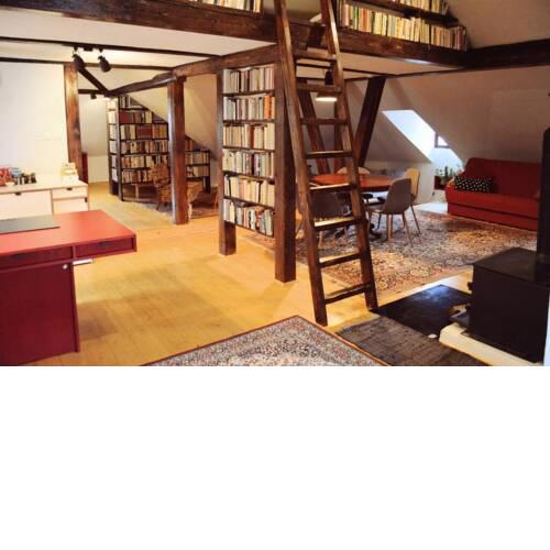 Large apartment in the historical centre