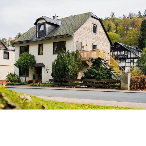 Large apartment near Willingen with balcony and small garden
