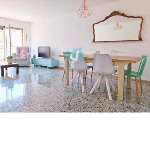 Large appartment with terrace and sea views