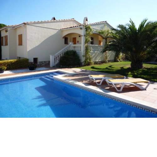 Large Detached house in Gardens - Ginesta