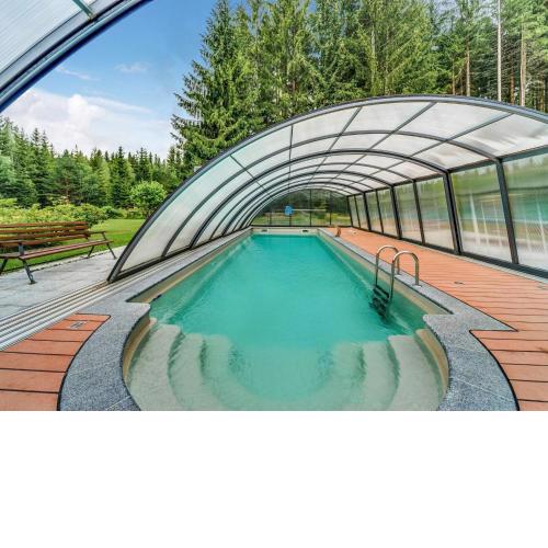 Large holiday apartment in Saxony with balconies, communal pool and wellness oasis