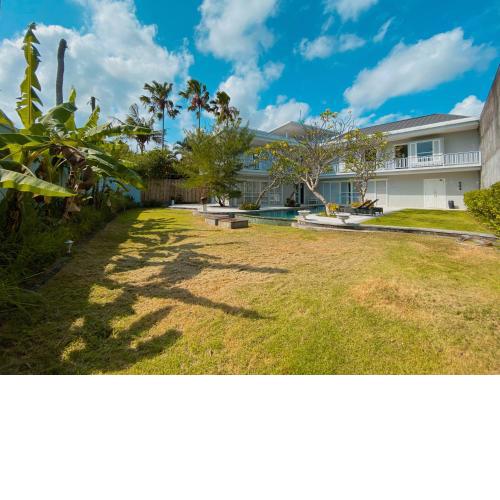 Large luxury enclosed villa perfect location