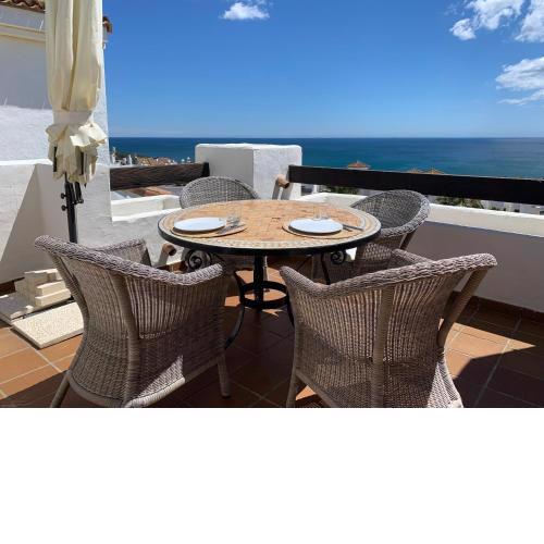Large terrace with spectacular view in Alcaidesa