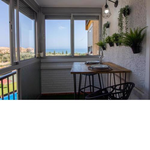 Larios Dos 504. Estudio con vistas al mar cerca de la playa