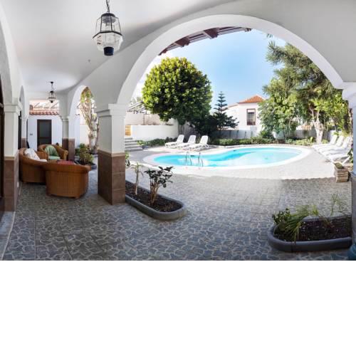 Las Americas Family Inn