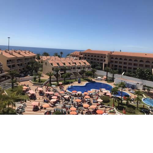 Las Americas front line ocean