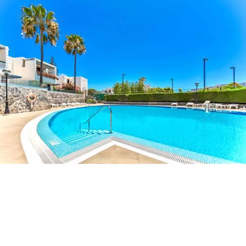 Las Americas Two Bedroom with Amazing Pool