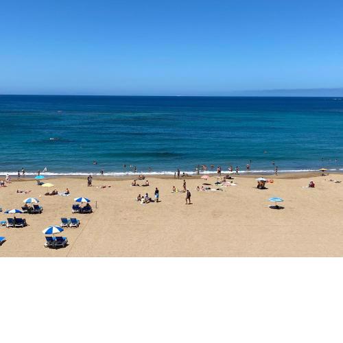 Las Canteras beach and sea, wifi, terraza, comodidad