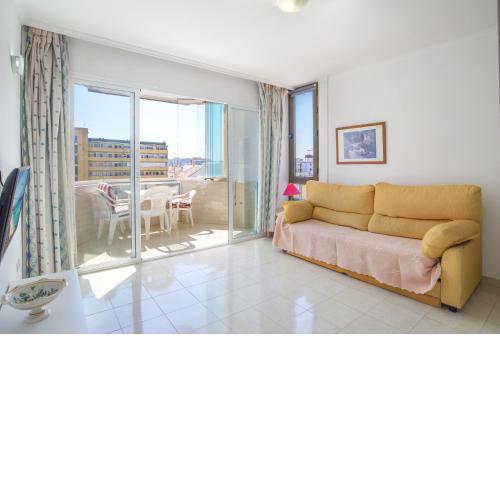 Las Palmeras sunny one bedroom