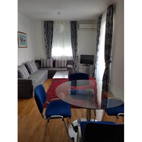 LCT Beacfront apartment ZS