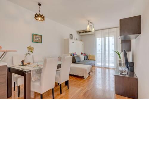 LCT Seaside Apartment