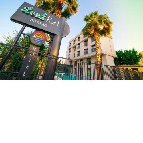 Leaf Port Hotel