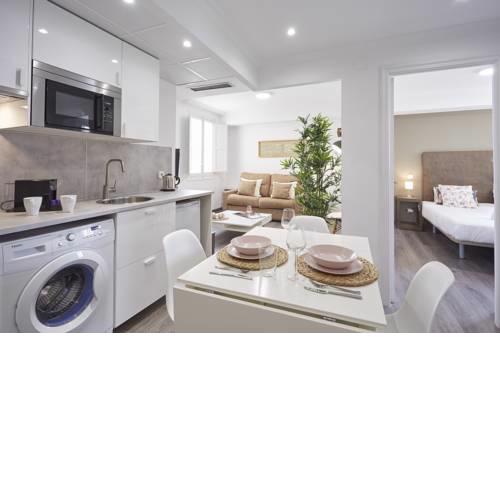 LEEWAYS APARTMENT VI in ALCALA 99