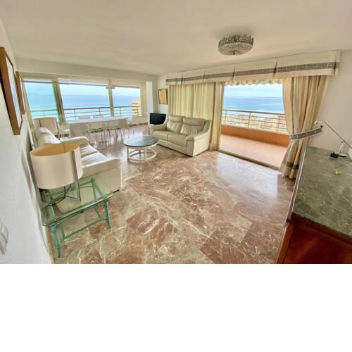 Leo piso 19 Vistas increibles, piscina , parking , paddle 7 pax