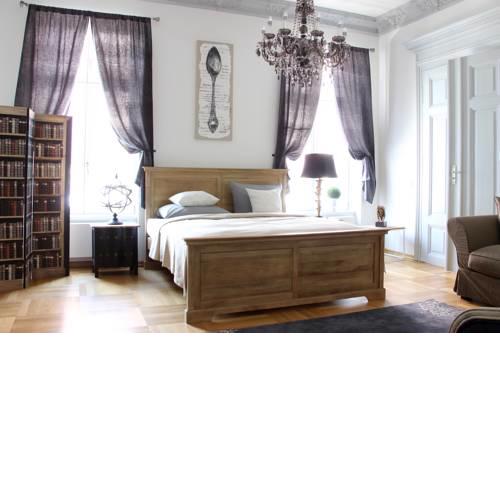 Leon Apartments